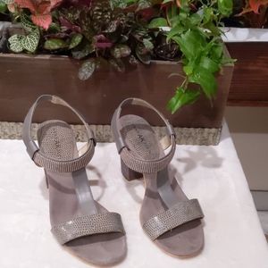ANNE KLEIN  Gray shoes
